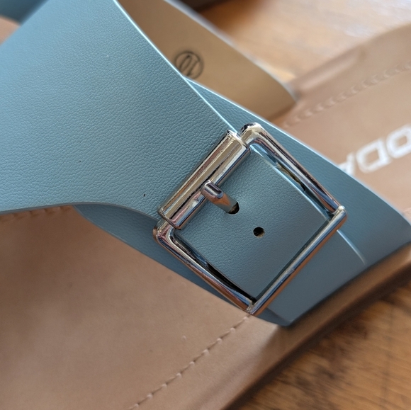 Soda Baby Blue Buckle Thong Sandals - Picture 5 of 7